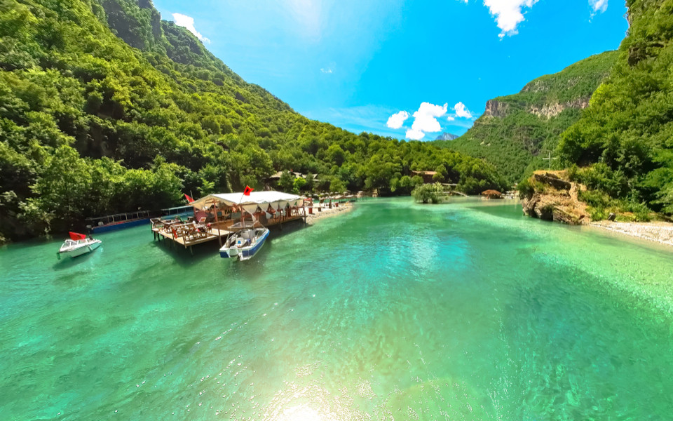 Shala River in Albanien statt Thailand 